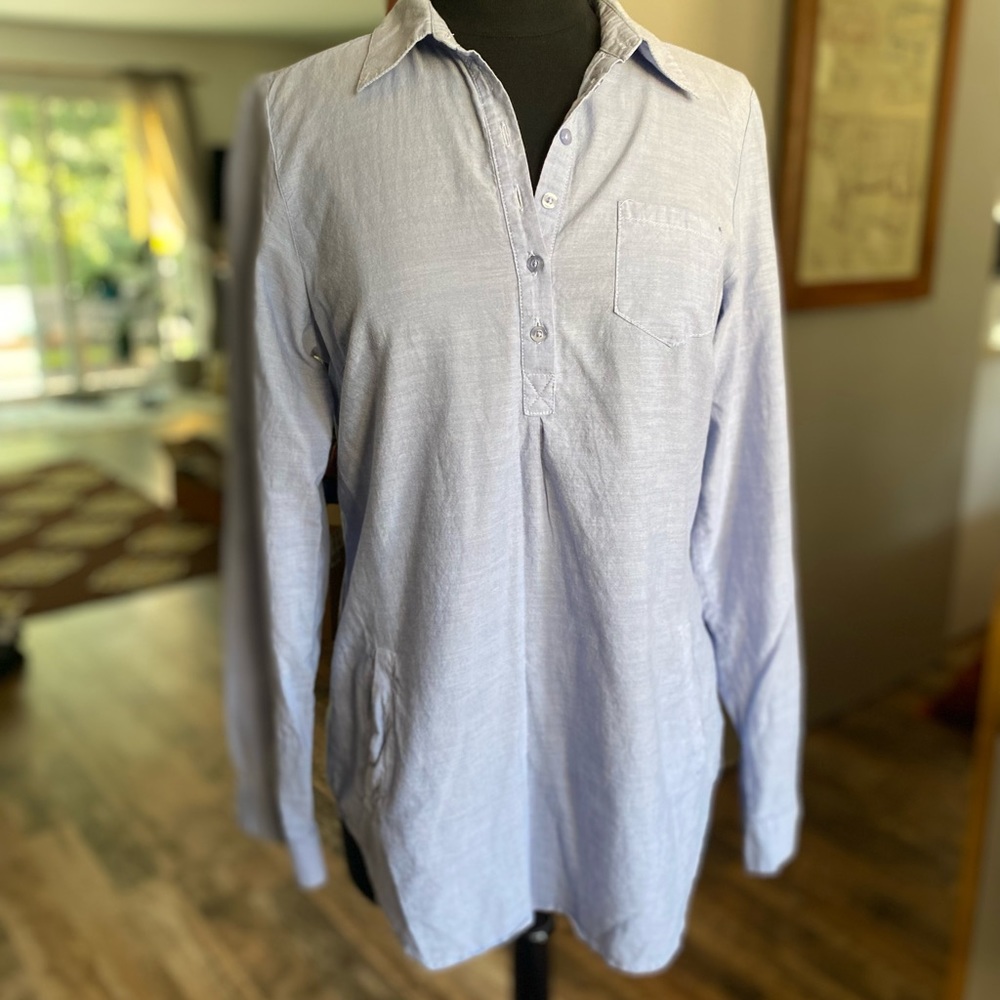 Half button up with pockets!